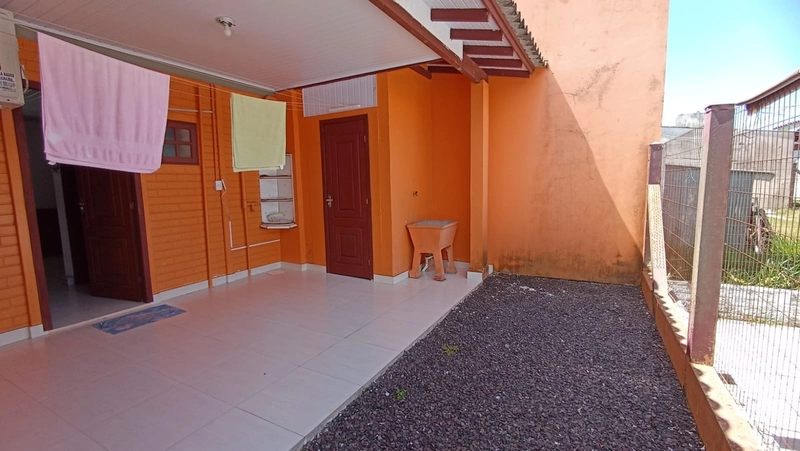 CASA 4 DORMITÓRIOS EM DOIS TERRENOS - PISCINA - 4 QUADRAS DO MAR: 26ª foto da galeria de imagens do imóvel