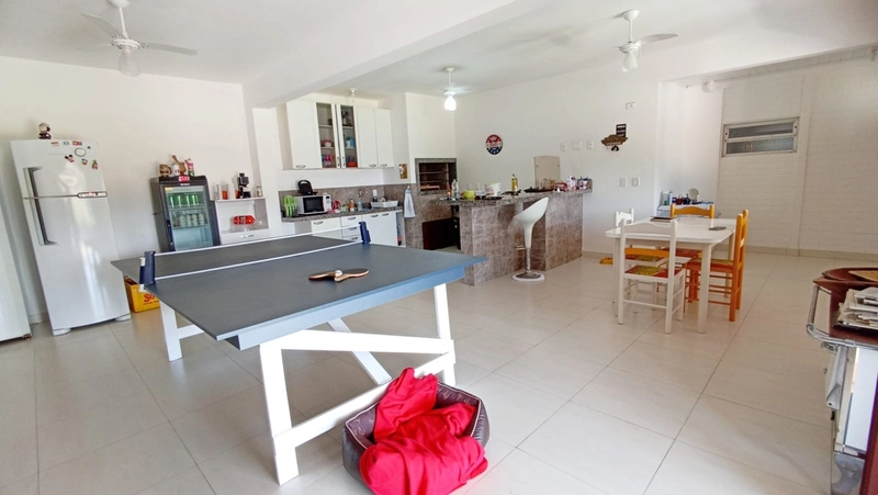 CASA 4 DORMITÓRIOS EM DOIS TERRENOS - PISCINA - 4 QUADRAS DO MAR: 10ª foto da galeria de imagens do imóvel