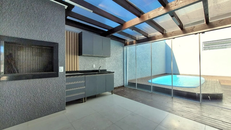 MEGA OFERTA! CASA 3 DORM (1 SUÍTE) - 200M DA BEIRA MAR - PISCINA - MOB: 20ª foto da galeria de imagens do imóvel