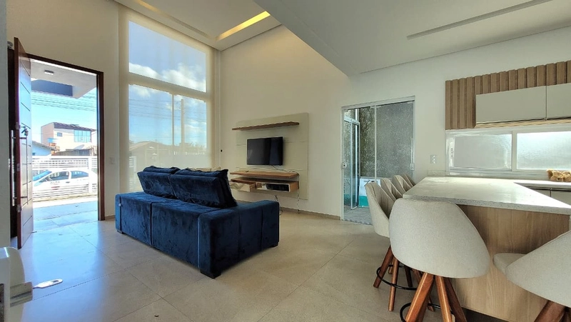 MEGA OFERTA! CASA 3 DORM (1 SUÍTE) - 200M DA BEIRA MAR - PISCINA - MOB: 7ª foto da galeria de imagens do imóvel