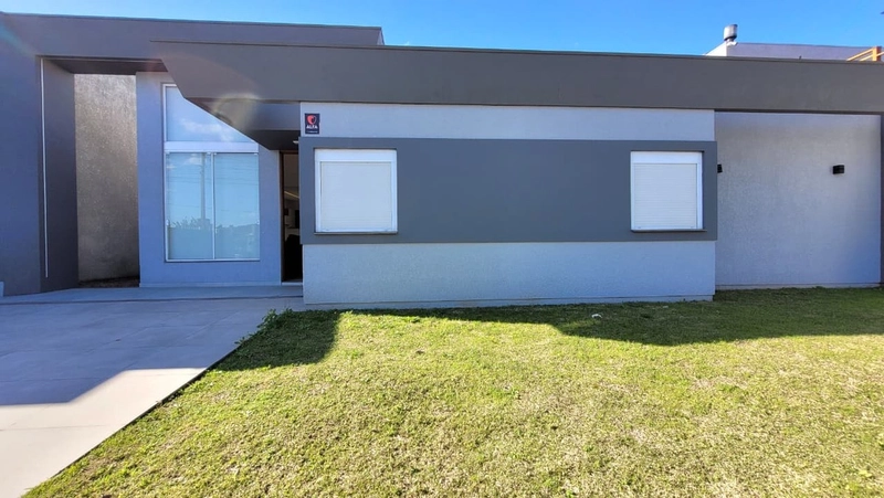 MEGA OFERTA! CASA 3 DORM (1 SUÍTE) - 200M DA BEIRA MAR - PISCINA - MOB: 2ª foto da galeria de imagens do imóvel