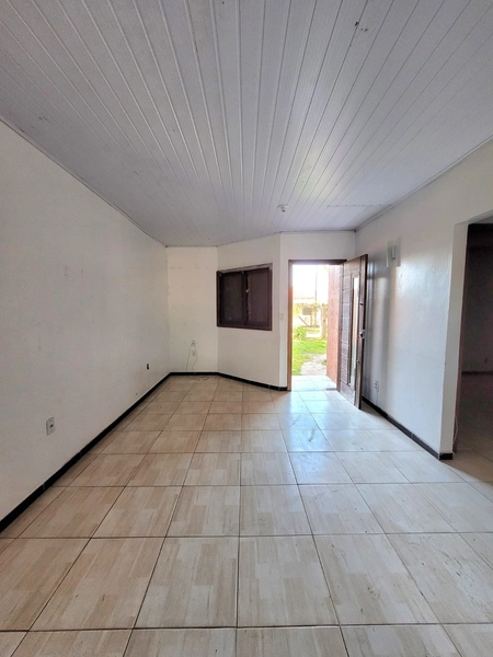 CASA 3 DORMITÓRIOS - 3 QUADRAS DO MAR - PRÓXIMO AO MERCADO SUPER CERTO: 5ª foto da galeria de imagens do imóvel