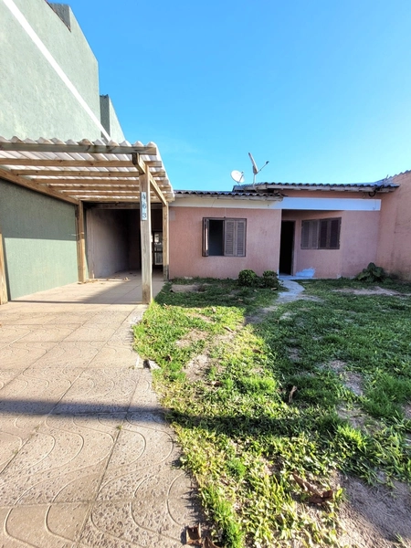 CASA 3 DORMITÓRIOS - 3 QUADRAS DO MAR - PRÓXIMO AO MERCADO SUPER CERTO: 1ª foto da galeria de imagens do imóvel
