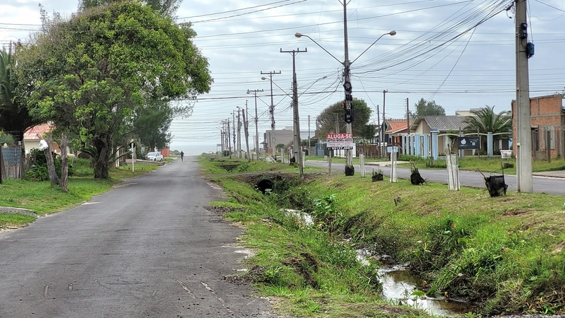 TERRENO DE ESQUINA 450M² - FRENTE AVENIDA DO HOTEL ARAÇÁ: 3ª foto da galeria de imagens do imóvel