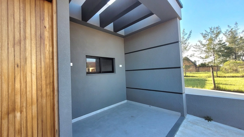 CASA 2 DORMITÓRIOS (1 SUÍTE) - LOTE DIFERENCIADO 6M X 33M: 3ª foto da galeria de imagens do imóvel