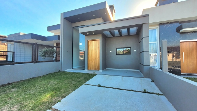 CASA 2 DORMITÓRIOS (1 SUÍTE) - LOTE DIFERENCIADO 6M X 33M: 1ª foto da galeria de imagens do imóvel