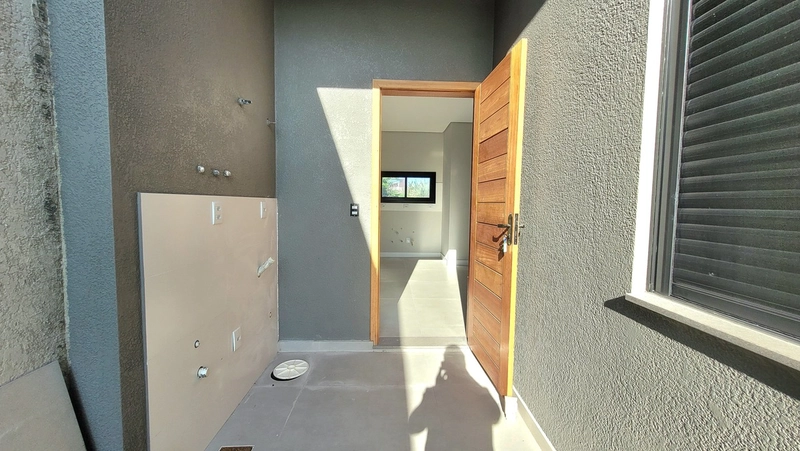 CASA 2 DORMITÓRIOS (1 SUÍTE) - LOTE DIFERENCIADO 6M X 33M: 10ª foto da galeria de imagens do imóvel