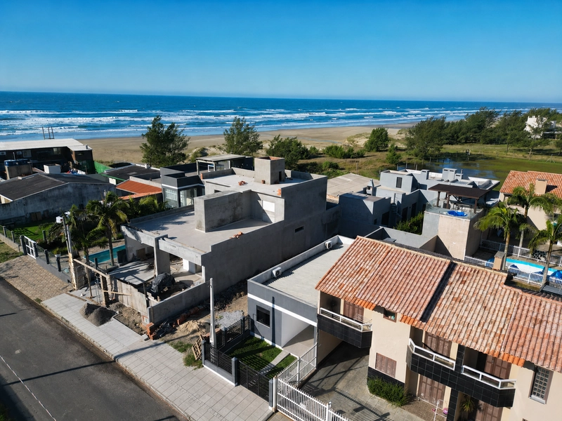 CASA 2 DORMITÓRIOS (1 SUÍTE) - 50M DA BEIRA MAR EM CAPÃO DA CANOA