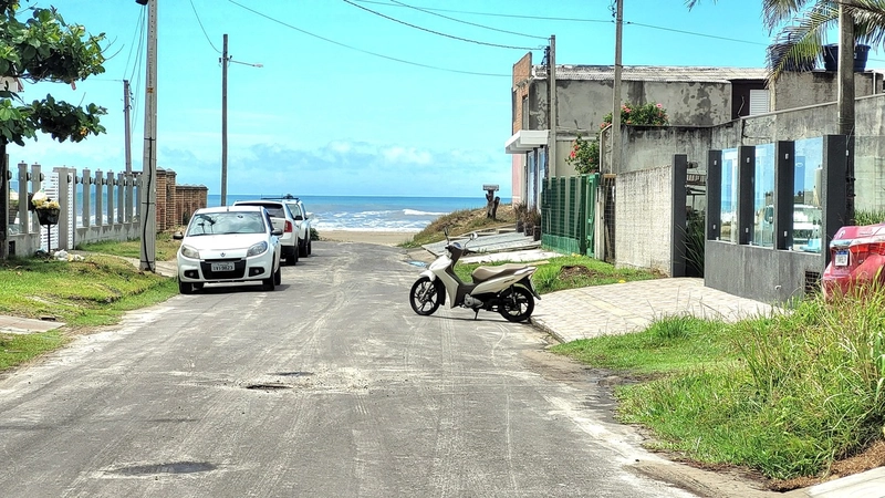 CASA 2 DORMITÓRIOS (1 SUÍTE) - 50M DA BEIRA MAR EM CAPÃO DA CANOA: 2ª foto da galeria de imagens do imóvel