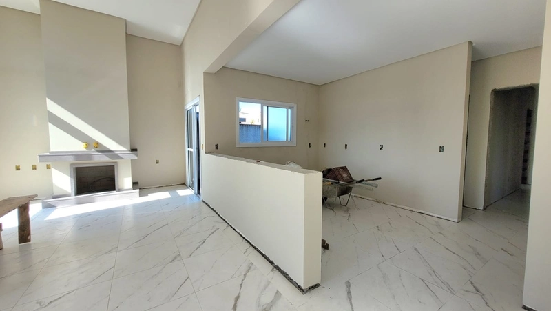 CASA 140M² COM 3 SUÍTES - 4 QUADRAS DO MAR: 7ª foto da galeria de imagens do imóvel