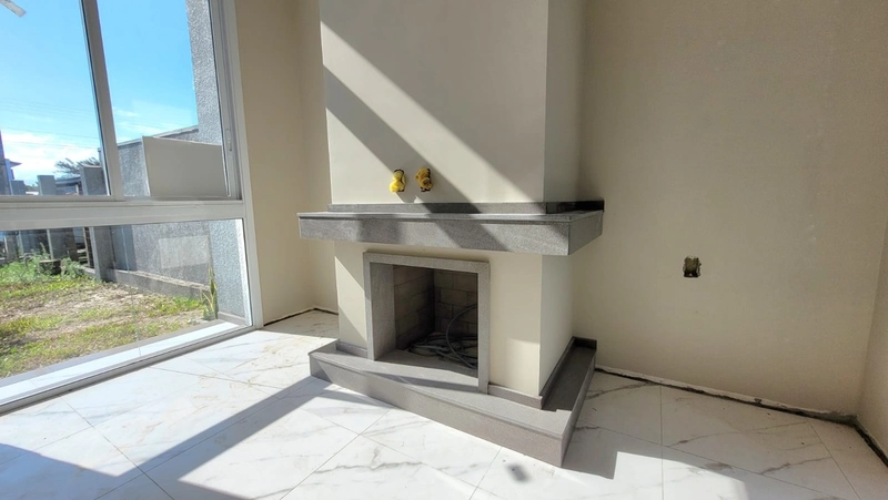 CASA 140M² COM 3 SUÍTES - 4 QUADRAS DO MAR: 8ª foto da galeria de imagens do imóvel
