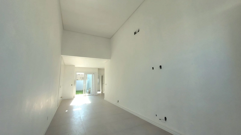 CASA 2 DORMITÓRIOS (1 SUÍTE) - 76M² PRIVATIVOS - 3 QUADRAS DO MAR: 4ª foto da galeria de imagens do imóvel