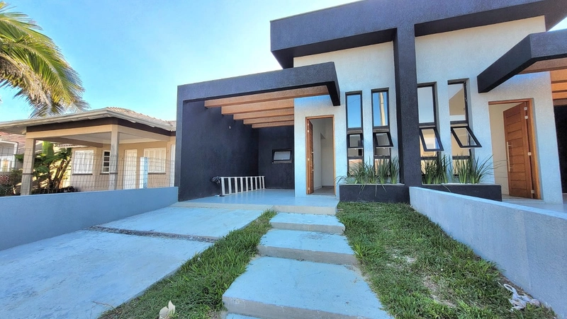 CASA 3 DORMITÓRIOS (1 SUÍTE) - 82M² PRIVATIVOS - 3 QUADRAS DO MAR: 2ª foto da galeria de imagens do imóvel