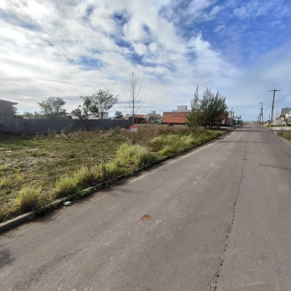 Terreno de esquina: poucos metros do Mar - Confira!: 8ª foto da galeria de imagens do imóvel