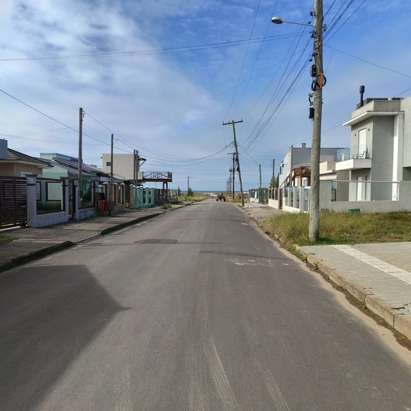 Terreno de esquina: poucos metros do Mar - Confira!: 6ª foto da galeria de imagens do imóvel