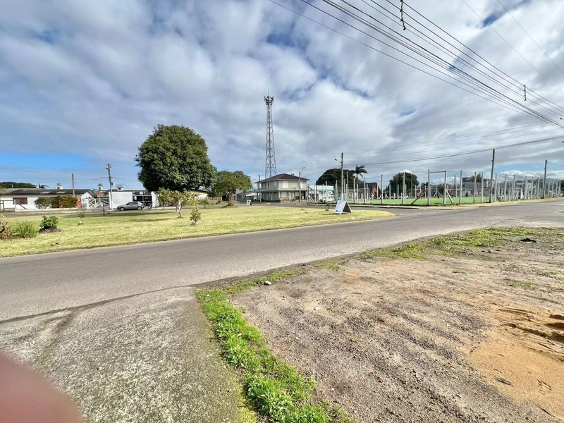 DUAS CASAS FRENTE AVENIDA FLAVIO BOIANOVSKI NO CENTRO CAPÃO DA CANOA: 2ª foto da galeria de imagens do imóvel