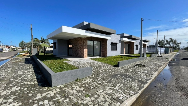 CASA DIFERENCIADA - 2 QUADRAS DO MAR - 36X PRA PAGAR!: 1ª foto da galeria de imagens do imóvel