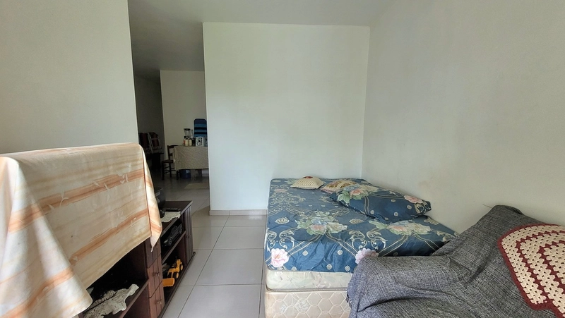 CASA P/ INVESTIDOR ! 2 DORMITÓRIOS HÁ 2 QUADRAS AV PARAGUASSU: 5ª foto da galeria de imagens do imóvel
