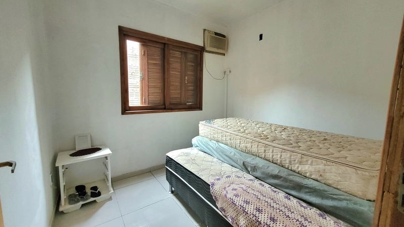 CASA P/ INVESTIDOR ! 2 DORMITÓRIOS HÁ 2 QUADRAS AV PARAGUASSU: 8ª foto da galeria de imagens do imóvel