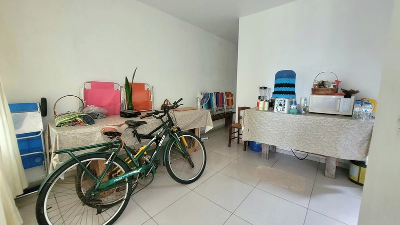 CASA P/ INVESTIDOR ! 2 DORMITÓRIOS HÁ 2 QUADRAS AV PARAGUASSU: 6ª foto da galeria de imagens do imóvel