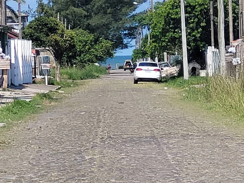 TERRENO DE ESQUINA COM 125M² | 3 QUADRAS DO MAR: 5ª foto da galeria de imagens do imóvel