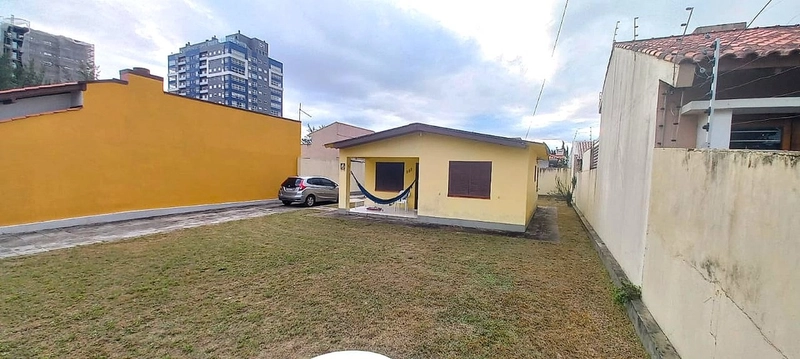 CASA NA ZONA NOVA DE CAPÃO DA CANOA - 2 QUADRAS DO MAR: 3ª foto da galeria de imagens do imóvel