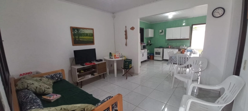 CASA NA ZONA NOVA DE CAPÃO DA CANOA - 2 QUADRAS DO MAR: 6ª foto da galeria de imagens do imóvel