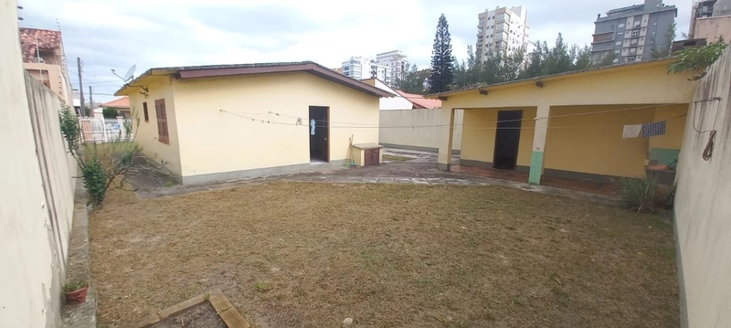 CASA NA ZONA NOVA DE CAPÃO DA CANOA - 2 QUADRAS DO MAR: 16ª foto da galeria de imagens do imóvel