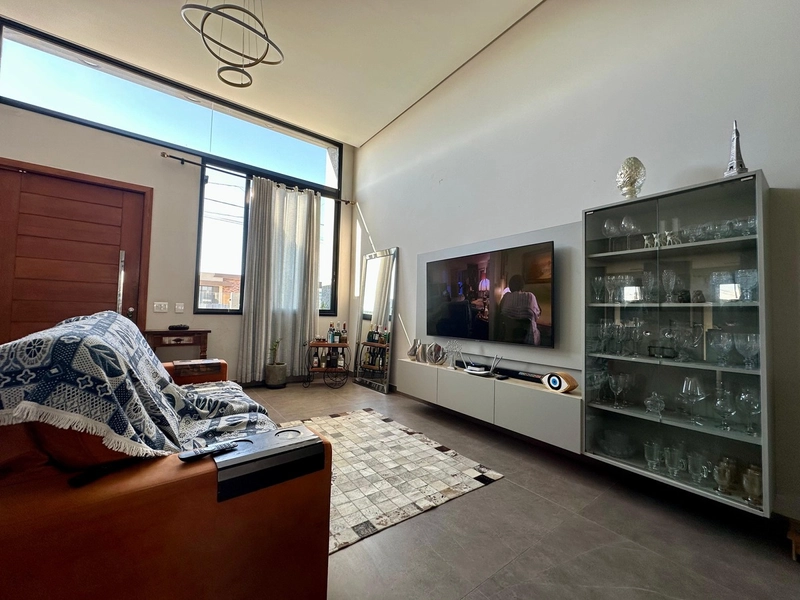 CASA 3 SUÍTES C/ PISCINA - MOBILIADA E DECORADA - 2 QUADRAS DO MAR: 5ª foto da galeria de imagens do imóvel