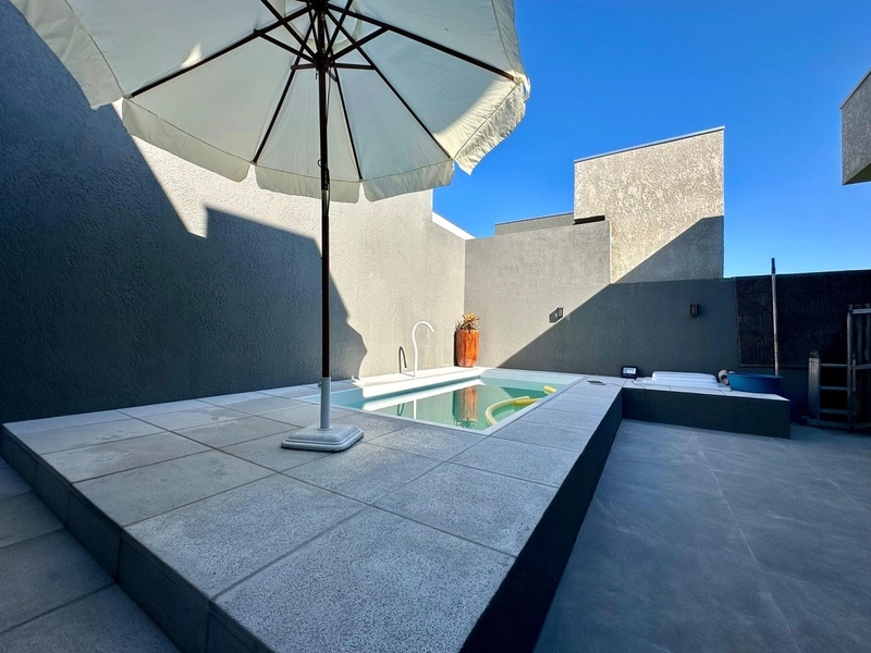 CASA 3 SUÍTES C/ PISCINA - MOBILIADA E DECORADA - 2 QUADRAS DO MAR: 14ª foto da galeria de imagens do imóvel