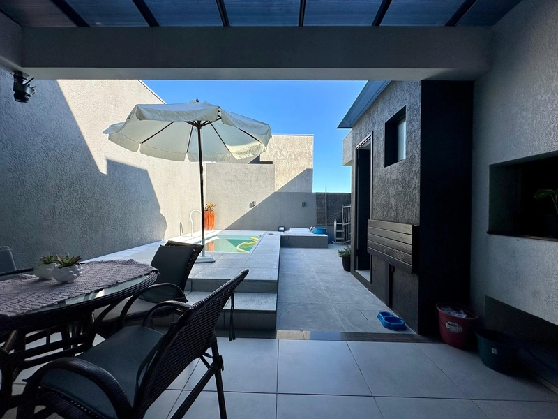 CASA 3 SUÍTES C/ PISCINA - MOBILIADA E DECORADA - 2 QUADRAS DO MAR: 12ª foto da galeria de imagens do imóvel