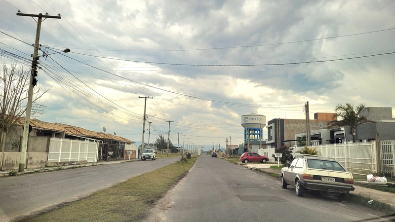 TERRENO FRENTE AVENIDA COM ALICERCE PRONTO !: 3ª foto da galeria de imagens do imóvel