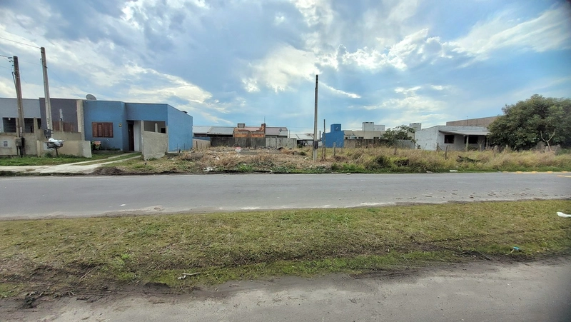 TERRENO FRENTE AVENIDA COM ALICERCE PRONTO !: 2ª foto da galeria de imagens do imóvel
