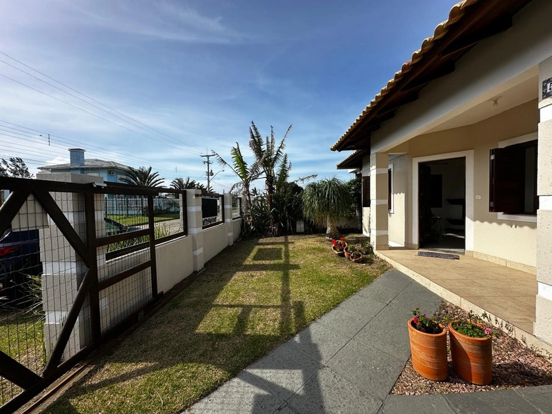 CASA 3 DORMITÓRIOS (1 SUÍTE) - QUIOSQUE GOURMET - 3 QUADRAS DO MAR: 3ª foto da galeria de imagens do imóvel