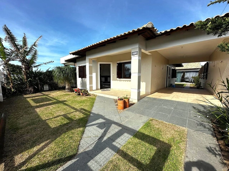 CASA 3 DORMITÓRIOS (1 SUÍTE) - QUIOSQUE GOURMET - 3 QUADRAS DO MAR