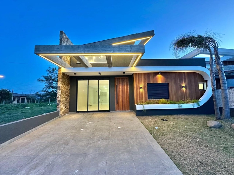 CASA ALTO PADRÃO - 2 QUADRAS DO MAR - 3 SUÍTES - PISCINA: 7ª foto da galeria de imagens do imóvel