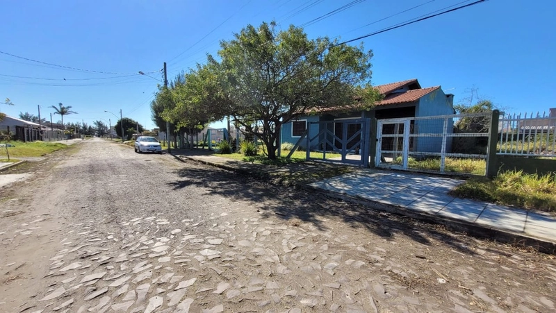 TERRENO C/ 300M² | 4 QUADRAS DO MAR | PRONTO P/ CONSTRUIR: 2ª foto da galeria de imagens do imóvel