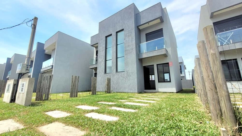 DUPLEX HÁ 50 METROS DA BEIRA MAR - 2 DORMITÓRIOS C/ SACADA: 2ª foto da galeria de imagens do imóvel