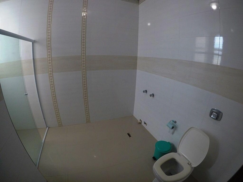 MANSÃO DE ESQUINA HÁ 1 QUADRA DO MAR EM CAPÃO DA CANOA: 22ª foto da galeria de imagens do imóvel