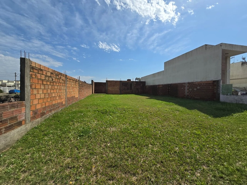 TERRENO NO GUARANI | FRENTE AVENIDA | COM CONSTRUÇÃO EM ANDAMENTO