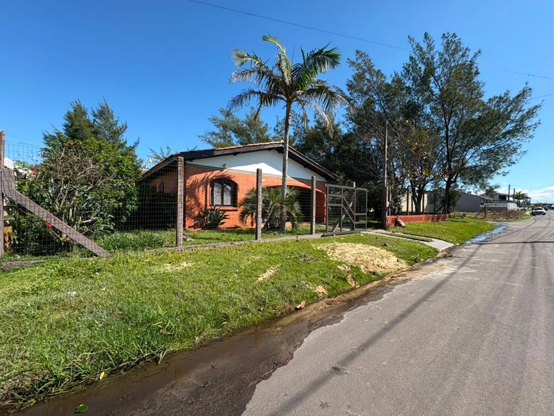 CASA EM 2 TERRENOS HÁ 100 METROS DA BEIRA MAR EM CAPÃO DA CANOA: 21ª foto da galeria de imagens do imóvel