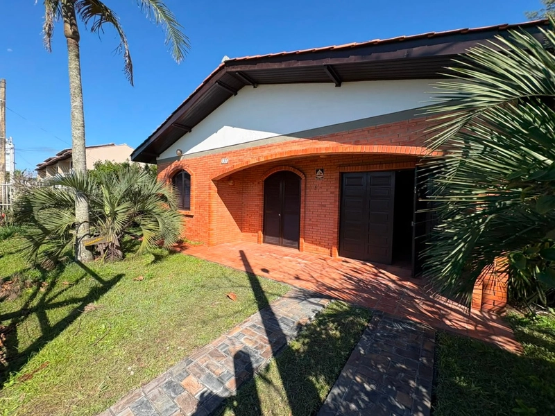 CASA EM 2 TERRENOS HÁ 100 METROS DA BEIRA MAR EM CAPÃO DA CANOA: 1ª foto da galeria de imagens do imóvel