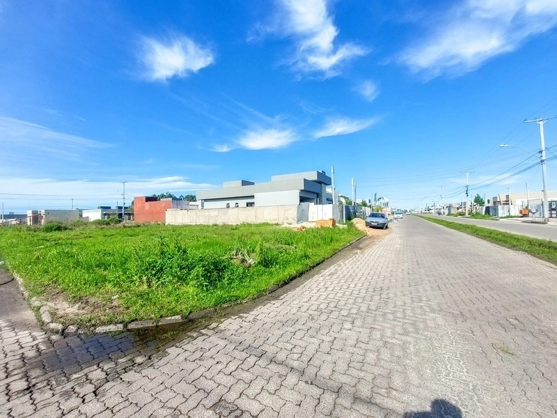Terreno de esquina no loteamento Nova Guarani: 2ª foto da galeria de imagens do imóvel