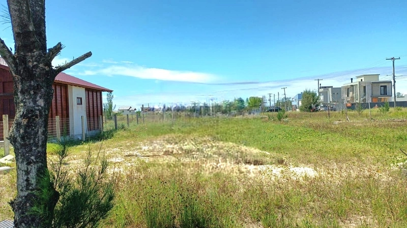 TERRENO COM 300M² - 4 QUADRAS DO MAR - 20% ENTRADA + 60X DIRETO