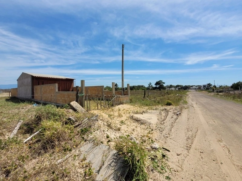 LOTE BEM LOCALIZADO NO JARDIM BEIRA MAR: 2ª foto da galeria de imagens do imóvel