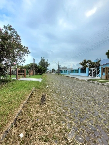 TERRENO 3 QUADRAS DO MAR - MEDINDO 325M²: 2ª foto da galeria de imagens do imóvel