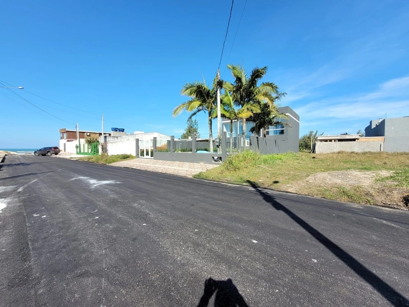 TERRENO 50 METROS DA BEIRA MAR NO BAIRRO GUARANI: 1ª foto da galeria de imagens do imóvel