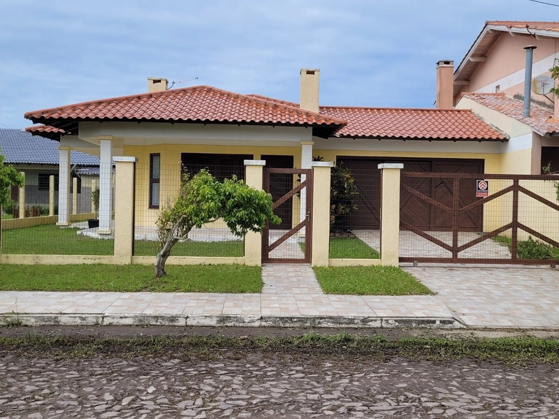 CASA 3 DORMITÓRIOS (1 SUÍTE) | PISCINA | TERRENO 450M² NA ZONA NOVA