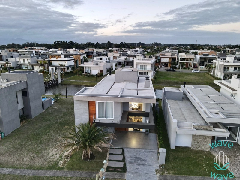 SOBRADO FUNDOS LAGO CONDOMÍNIO CAPÃO ILHAS RESORT, MOBILIADO E DECORAD: 24ª foto da galeria de imagens do imóvel