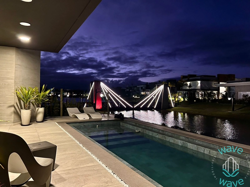SOBRADO FUNDOS LAGO CONDOMÍNIO CAPÃO ILHAS RESORT, MOBILIADO E DECORAD: 33ª foto da galeria de imagens do imóvel